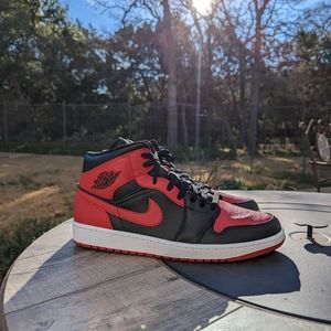 Jordan 1 Mid Banned